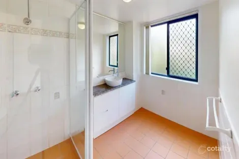 Property photo of 4/5-7 Tarni Avenue Palm Beach QLD 4221