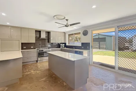 7 Hartog Cres, Dampier, WA 6713
