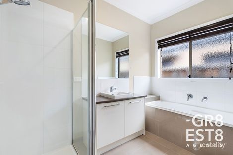 Property photo of 32 John Russell Road Cranbourne West VIC 3977