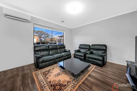 Property photo of 7 Dover Hedge Walk Wollert VIC 3750