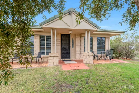 14 Donald St, Leyburn, QLD 4365