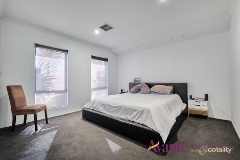 Property photo of 14 Delaronde Drive Success WA 6164