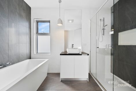 Property photo of 7 Masthead Way Werribee South VIC 3030