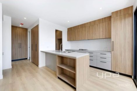 Property photo of 16 Hollywood Drive Roxburgh Park VIC 3064