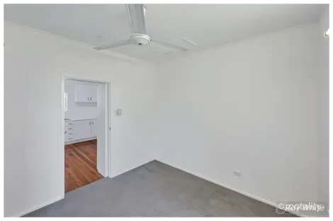 Property photo of 13 Beak Street Koongal QLD 4701