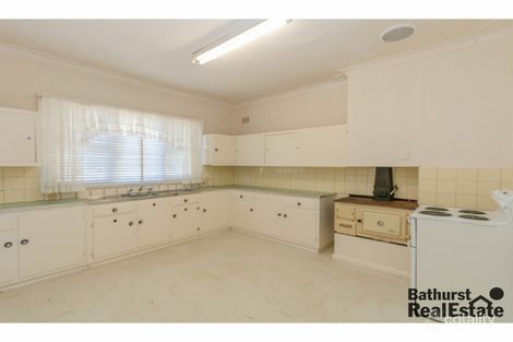 Property photo of 88 Esrom Street West Bathurst NSW 2795