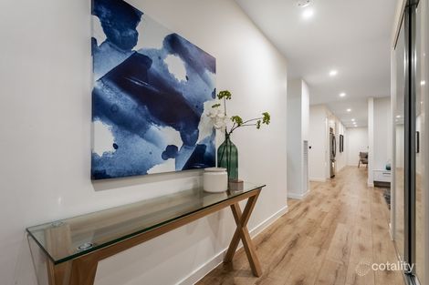 Property photo of 20 Peninsula Crescent Craigieburn VIC 3064