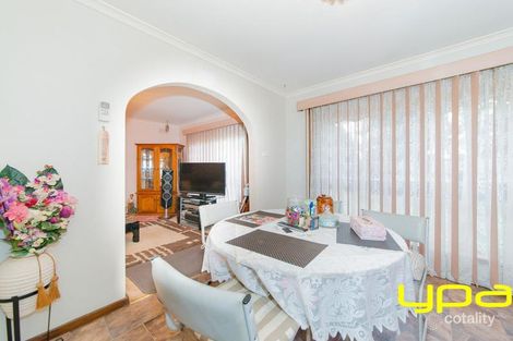 Property photo of 5 Ardeer Court Meadow Heights VIC 3048