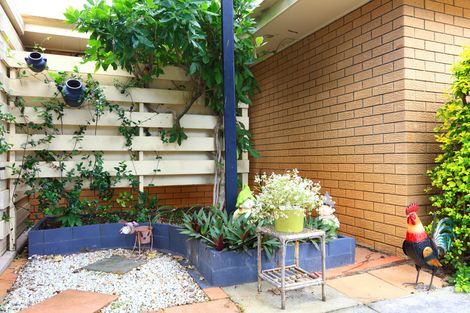 Property photo of 2/23 Victor Avenue Paradise Point QLD 4216