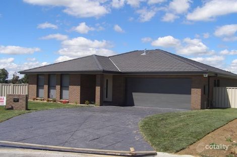 8 Onyx Pl, Orange, NSW 2800