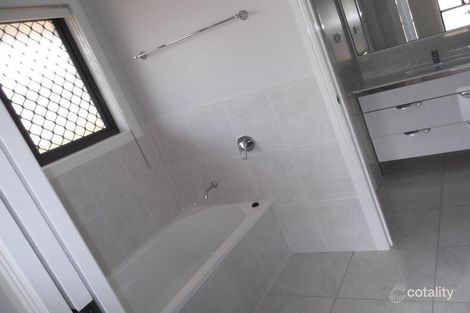 Property photo of 8 Boatwright Avenue Gracemere QLD 4702