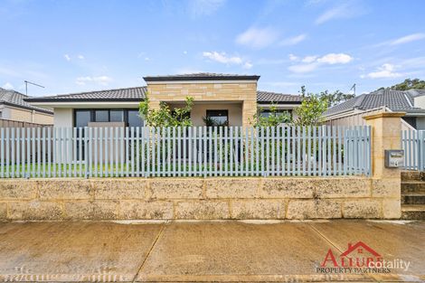 Property photo of 4 Rochdale Circle Meadow Springs WA 6210