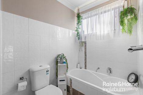 Property photo of 15 Nigel Place Macquarie Fields NSW 2564