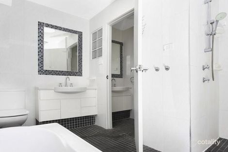 Property photo of 8 Barron Place Bossley Park NSW 2176