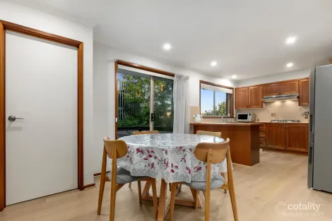 Property photo of 2/808 Elgar Road Doncaster VIC 3108