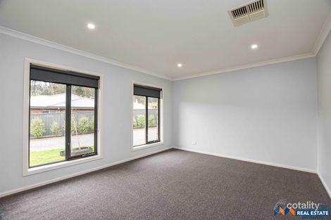 Property photo of 5 Tea Tree Close Myrtleford VIC 3737