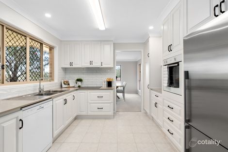 Property photo of 17 Lynford Place Bridgeman Downs QLD 4035