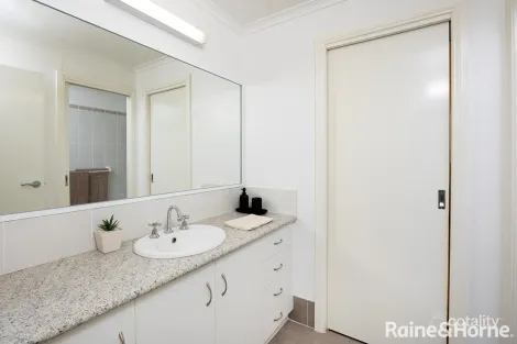 Property photo of 7 Condon Close Ladysmith NSW 2652