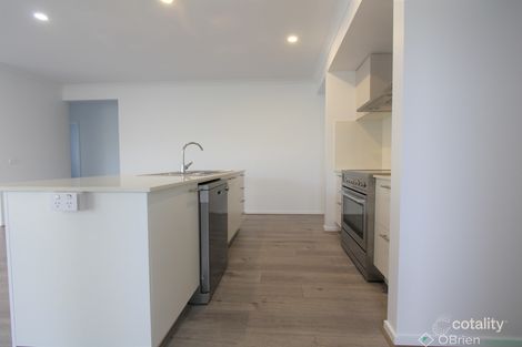7 Wallaby Gr, Cowes, VIC 3922
