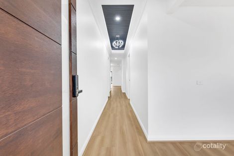 Property photo of 14 Pyrus Crescent Mickleham VIC 3064