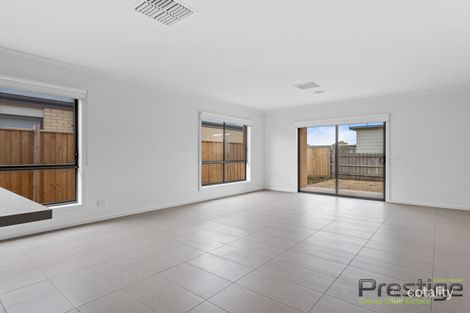 Property photo of 27 Indura Drive Werribee VIC 3030