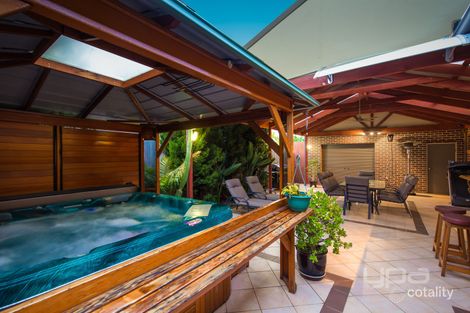 Property photo of 4 Pyrmont Terrace Taylors Hill VIC 3037