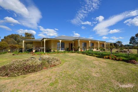 Property photo of 38 Creasey Court Vectis VIC 3401