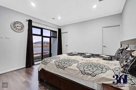 Property photo of 44 Signal Circuit Aintree VIC 3336