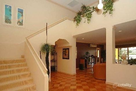 Property photo of 8 Charolais Crescent Benowa QLD 4217