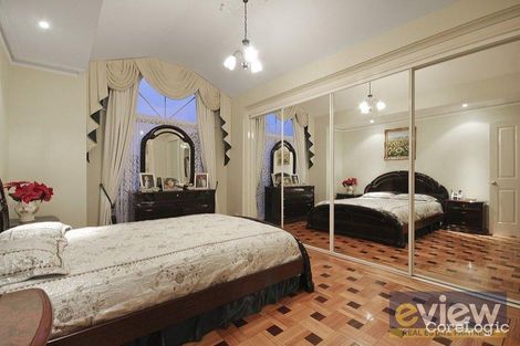 Property photo of 16 Loxford Court Narre Warren South VIC 3805