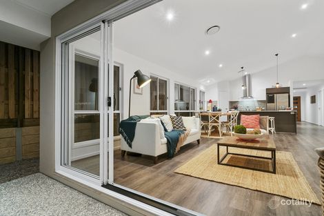 Property photo of 11 Sudbury Drive Pimpama QLD 4209