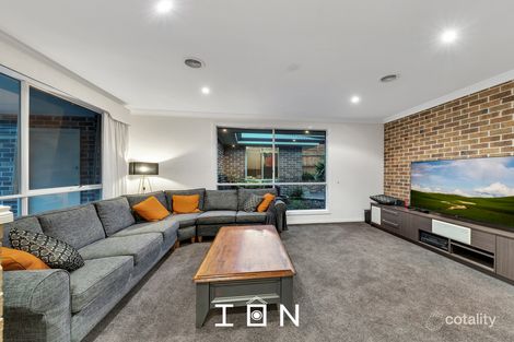 Property photo of 51 Sunningdale Crescent Cranbourne VIC 3977