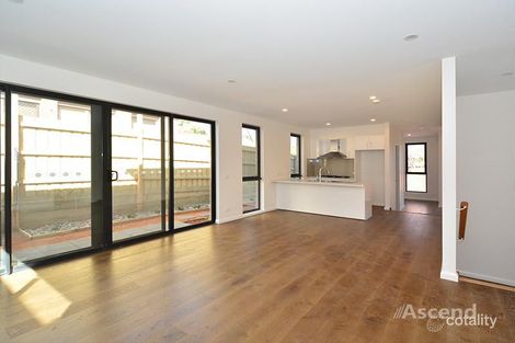 Property photo of 2/18 Leura Street Doncaster East VIC 3109