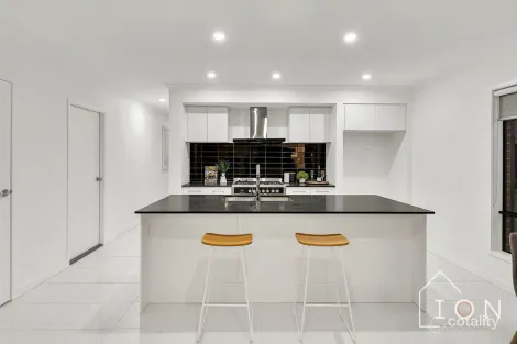 Property photo of 10 Corrib Road Clyde VIC 3978