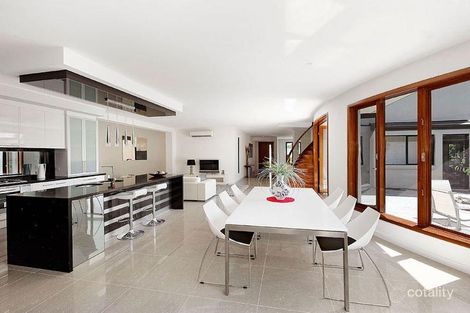 Property photo of 494 Waverley Road Mount Waverley VIC 3149