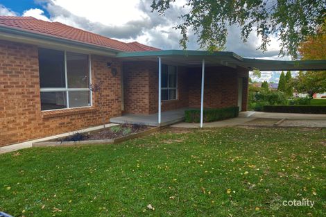 Property photo of 11 Hargraves Crescent Orange NSW 2800