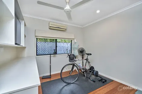 Property photo of 8 Eleanor Close Mooroobool QLD 4870