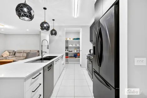 Property photo of 81 Bremer Avenue Leneva VIC 3691
