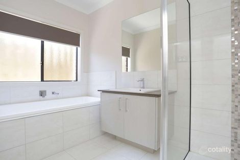 Property photo of 2A Golf Links Road Berwick VIC 3806