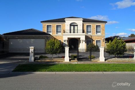 Property photo of 22 Tralee Circuit Narre Warren VIC 3805
