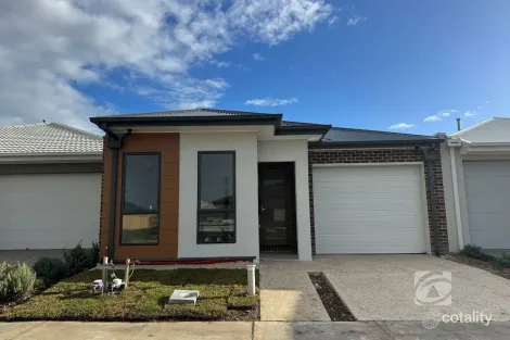 11 Chivers Cres, Officer, VIC 3809