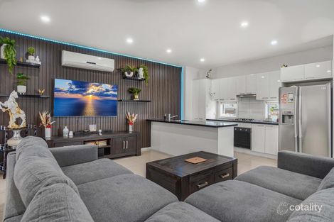 Property photo of 35 Macquarie Circuit Pakenham VIC 3810