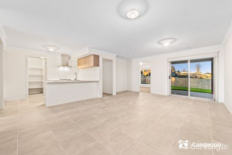 Property photo of 2 Aster Rise Drouin VIC 3818