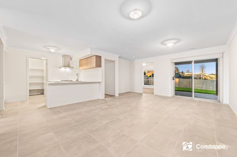 Property photo of 2 Aster Rise Drouin VIC 3818