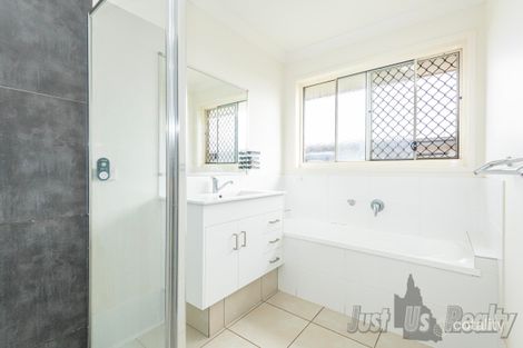 Property photo of 3 Pristine Close Ashfield QLD 4670