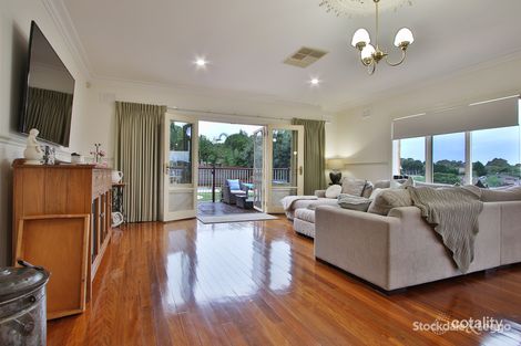 Property photo of 15 Stringy Bark Rise Croydon North VIC 3136