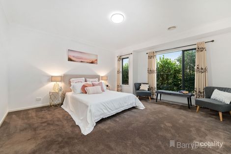 Property photo of 8 Warbler Street Pakenham VIC 3810