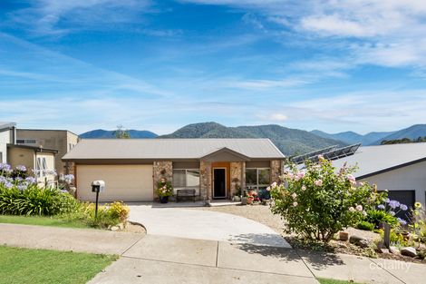 8 Leader Reef Dr, Bright, VIC 3741