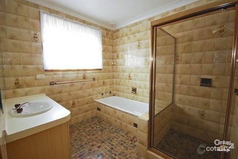 Property photo of 5 Blackmore Place Wetherill Park NSW 2164