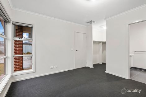 Property photo of 6 Lauder Place Romsey VIC 3434